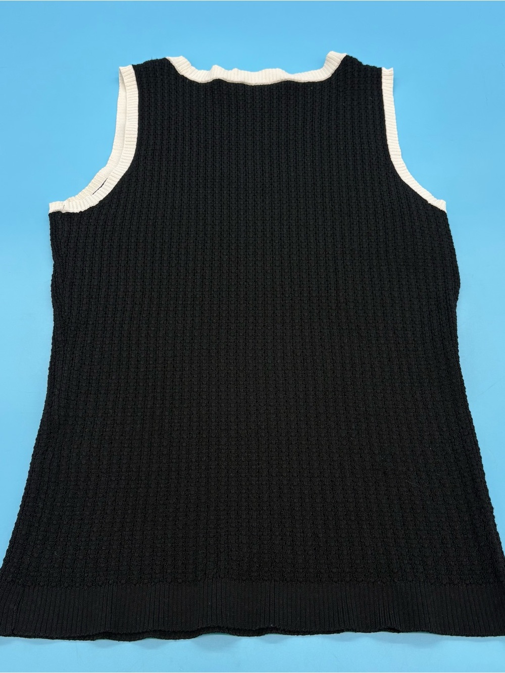 Kate Hill Black Ribbed Knit Sleeveless Sweater Tank with White Trim Size Small - Picture 2 of 6